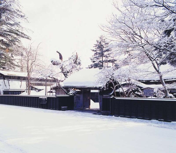 【羽田空港発】 冬にしか出会えない絶景へ!白銀の銀山温泉と最上川雪見舟下り 名湯・鳴子温泉の雪見露天風呂と冬グルメのごほうび旅 3日間3